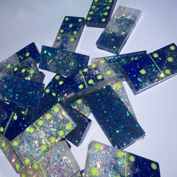 Dominos - Picture 4 of 7